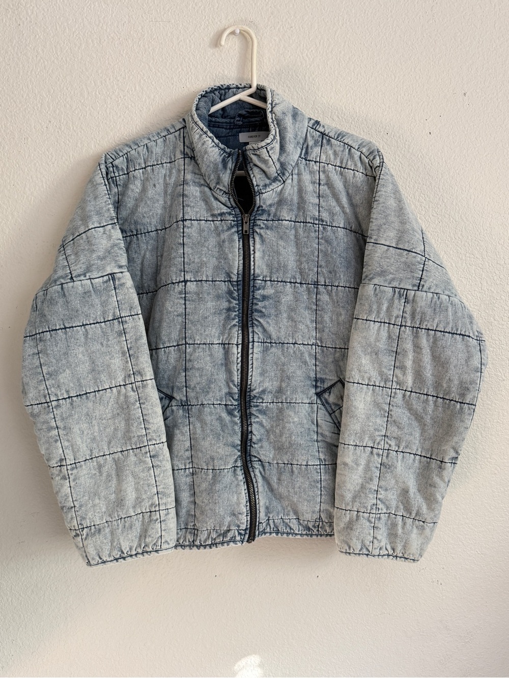 Forever 21 Women’s Light Blue Quilted Puffer Jacket size M